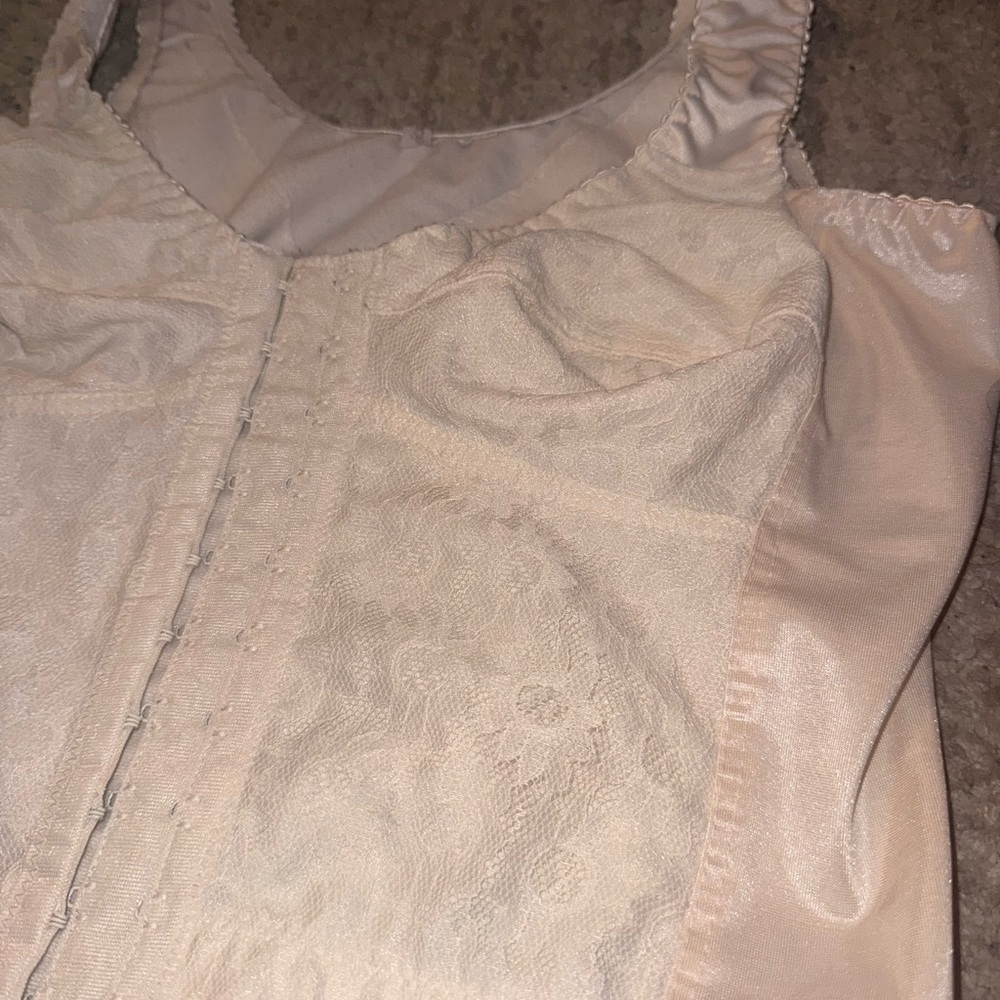 Cream Sleeveless Top - Picture 2 of 5